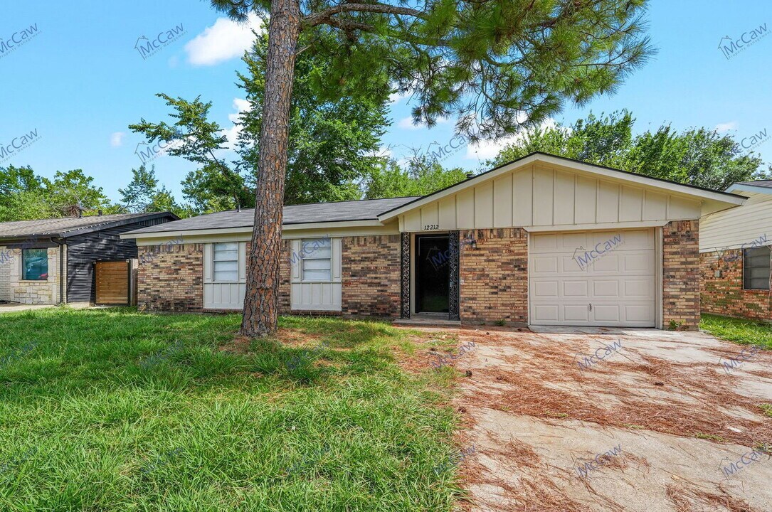 12212 Duchess Dr in Balch Springs, TX - Building Photo