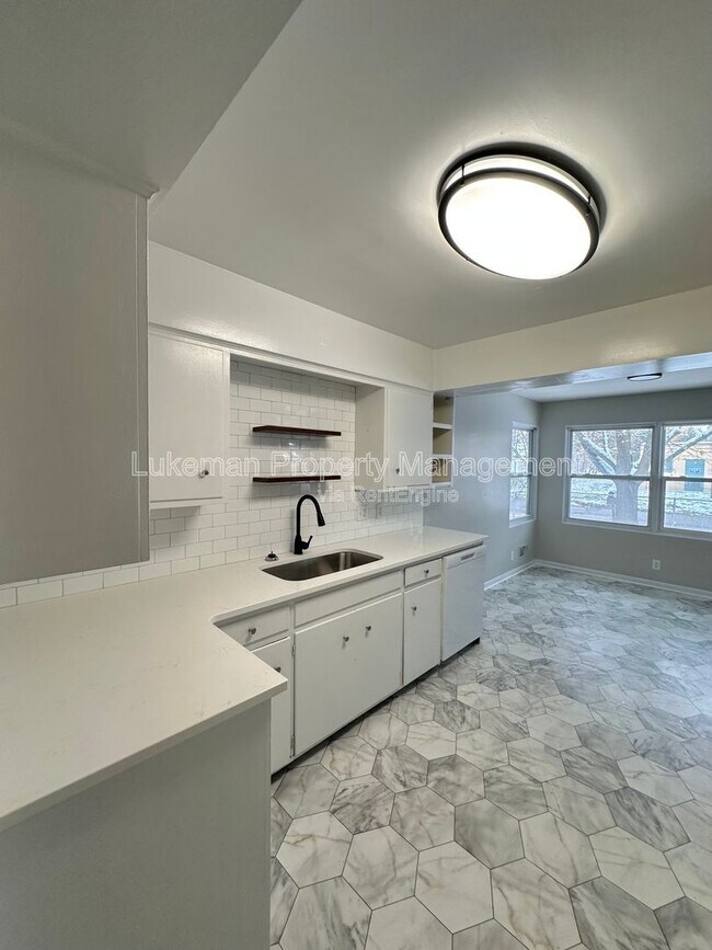 3009 W Michigan Ave in Kalamazoo, MI - Building Photo - Building Photo