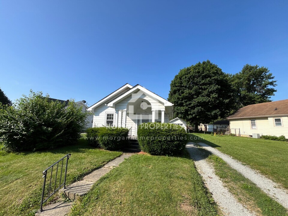 129 Ringwood Way in Anderson, IN - Building Photo