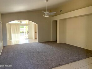 9069 W Behrend Dr in Peoria, AZ - Building Photo - Building Photo