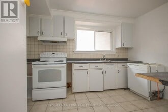 679 Roosevelt Ave in Ottawa, ON - Building Photo - Building Photo