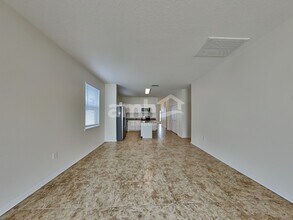 3721 Crystal Dew St in Plant City, FL - Building Photo - Building Photo