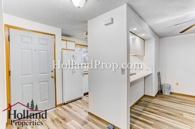 700 SW 206th Pl in Beaverton, OR - Building Photo - Building Photo