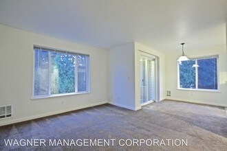 7041 S 116th Pl in Seattle, WA - Building Photo - Building Photo