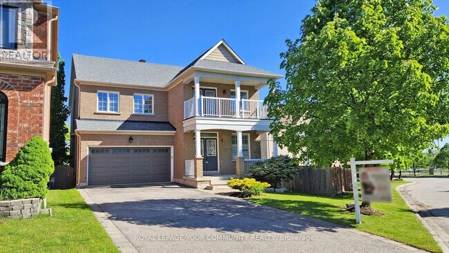 property at 8 Candlewood Ct