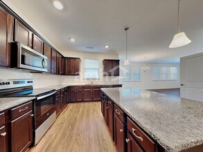 2125 Laurel Vlg Cir in Belmont, NC - Building Photo - Building Photo