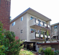 4208 Phinney Ave N in Seattle, WA - Building Photo - Building Photo