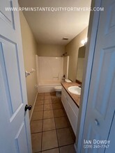 3828 Hillandale St in Ft. Myers, FL - Building Photo - Building Photo