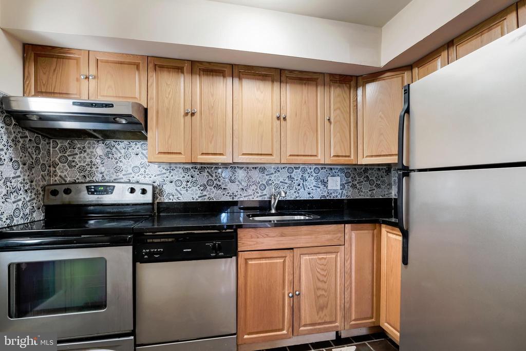 2212 Fairmount Ave in Philadelphia, PA - Building Photo