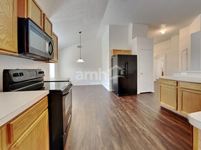 728 Raven Dr in Saginaw, TX - Foto de edificio - Building Photo