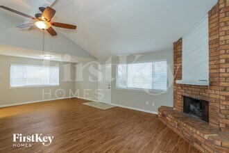 2334 Webster Ranch Rd in Friendswood, TX - Foto de edificio - Building Photo