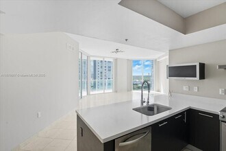 150 Sunny Isles Blvd in Sunny Isles Beach, FL - Building Photo - Building Photo