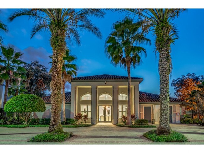 Sanctuary at Highland Oaks in Tampa, FL - Foto de edificio - Building Photo