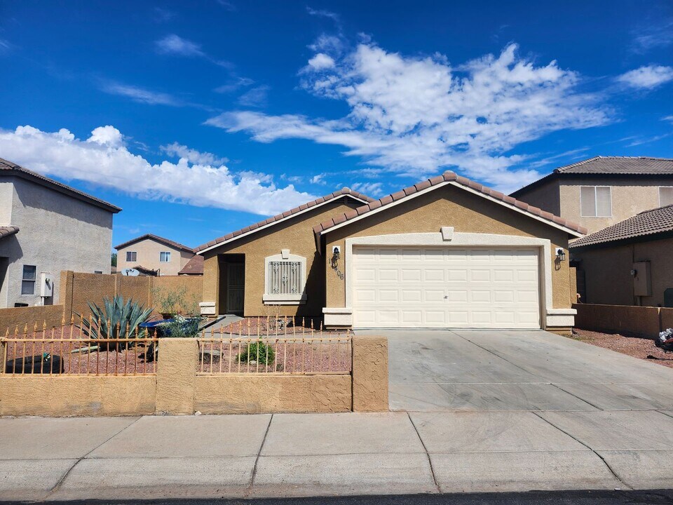 12406 W Pershing St in El Mirage, AZ - Building Photo