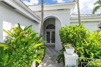 126 Emerald Key Ln in Palm Beach Gardens, FL - Foto de edificio - Building Photo