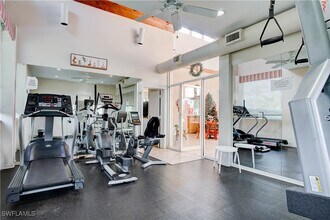 7271 Mill Pond Cir in Naples, FL - Foto de edificio - Building Photo