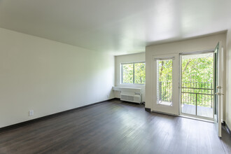 Tompkins Terrace Apartments in Beacon, NY - Building Photo - Interior Photo