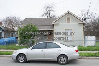 721 S Pine St in San Antonio, TX - Foto de edificio - Building Photo