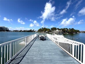 4710 Pine Tree Dr in Miami Beach, FL - Building Photo - Building Photo
