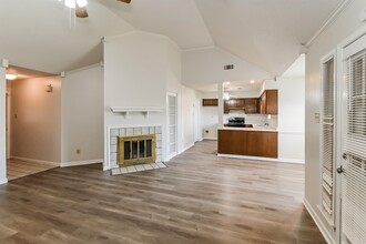 6596 E Crystal Oak Cove in Memphis, TN - Building Photo - Building Photo