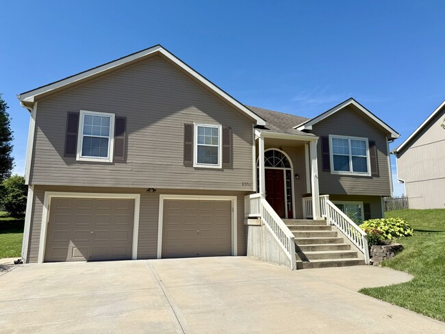 property at 2301 Magnolia Dr