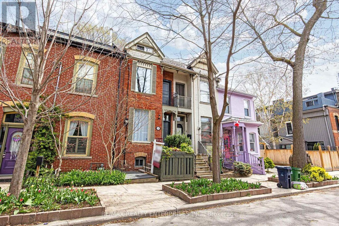 5 A Sword St in Toronto, ON - Building Photo