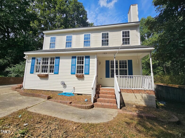 153 Troy Dr, Unit 209 in Fuquay Varina, NC - Building Photo