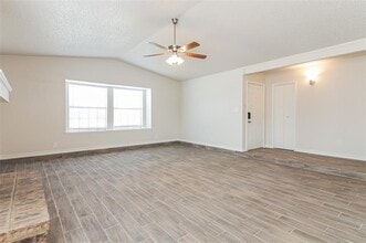 2718 Holy Cross Ln in Garland, TX - Building Photo - Building Photo