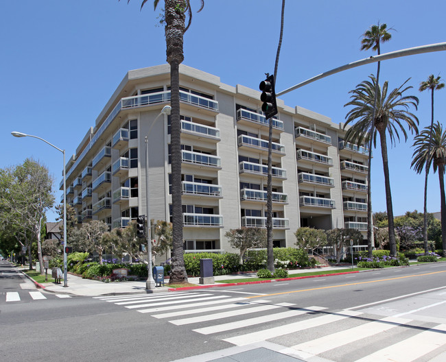 Residential Condos in Santa Monica, CA - Building Photo - Building Photo