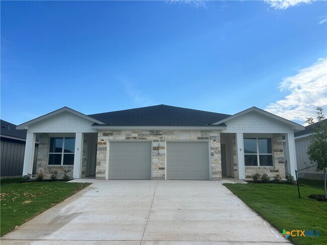 property at 2918 Quail Rdg Ln