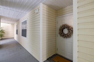 6915 Stonesthrow Cir N in St. Petersburg, FL - Building Photo - Building Photo