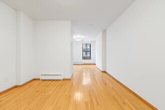 100 St Marks Pl in New York, NY - Building Photo - Building Photo