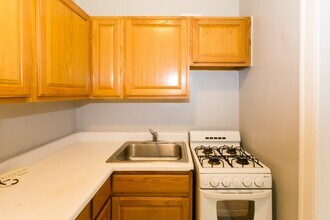 716 W Belmont in Chicago, IL - Building Photo - Building Photo