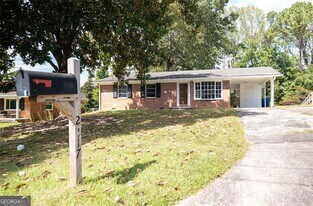 2917 Cambridge Dr SW in Atlanta, GA - Building Photo