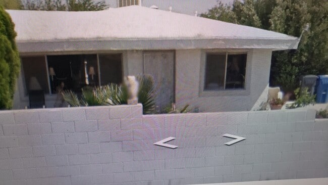 61080 Azania Ave, Unit 2