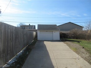 3441 Lincoln Ave in Parma, OH - Foto de edificio - Building Photo