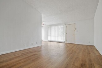 918 11th St in Santa Monica, CA - Building Photo - Building Photo
