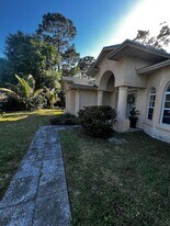 1866 SW Lennox St in Port St. Lucie, FL - Building Photo