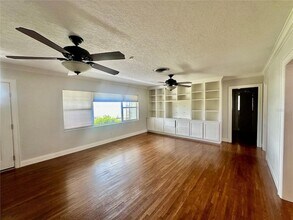 1300 Lake Ariana Blvd in Auburndale, FL - Building Photo - Building Photo