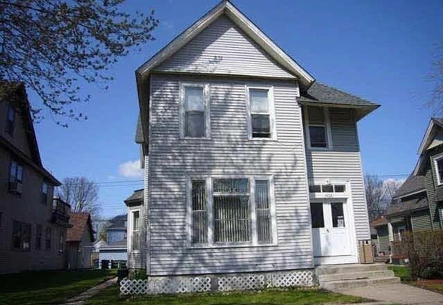 property at 1426 Adams St NE