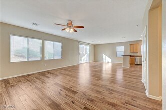 183 Rolling Fields Ct in Henderson, NV - Building Photo - Building Photo