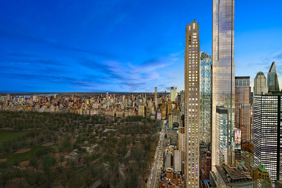 25 Columbus Cir in New York, NY - Building Photo