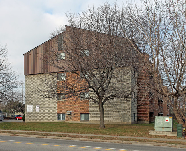 560 Bloor St E in Oshawa, ON - Building Photo - Building Photo