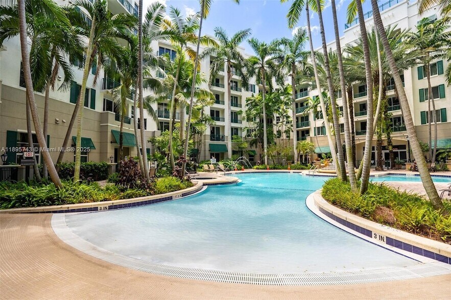 510 NW 84th Ave, Unit 445 in Plantation, FL - Building Photo