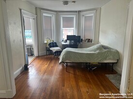 1167 Boylston St, Unit 11 in Boston, MA - Building Photo