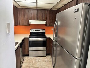 9688 Fontainebleau Blvd in Miami, FL - Building Photo - Building Photo