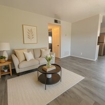 405 Dorado Ct SE, Unit Unit D in Albuquerque, NM - Building Photo