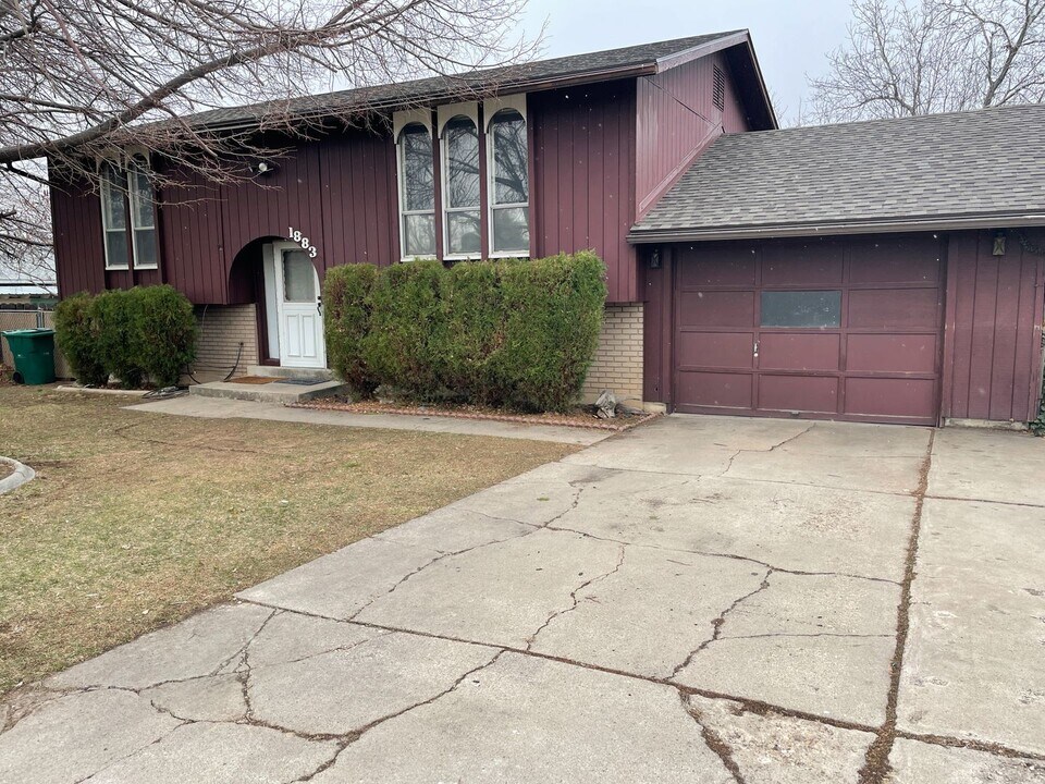 1883 N 1400 W in Layton, UT - Building Photo