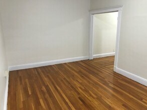 1800 Commonwealth Ave, Unit 10 in Boston, MA - Foto de edificio - Building Photo