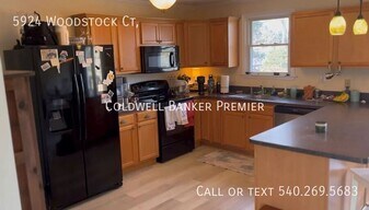 5924 Woodstock Ct in Virginia Beach, VA - Building Photo